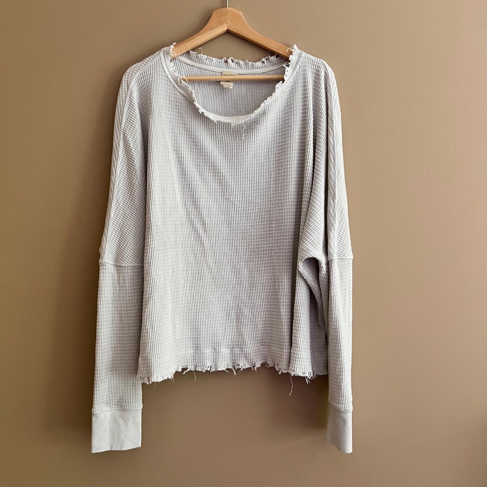We The Free Free People Grey Waffle Knit Thermal Distressed Thumbhole Top L